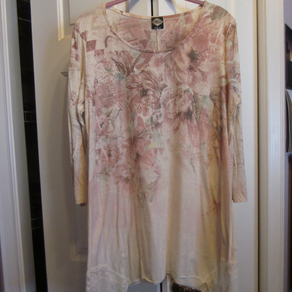 Cal Style Sublimated Rose Tunic Sz L
